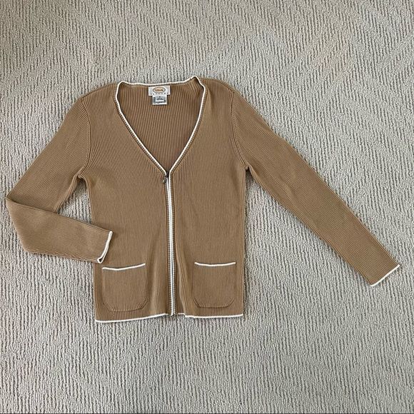 Talbots Tan with White 2 pocket Zip Top Petite Small PS - Picture 1 of 3